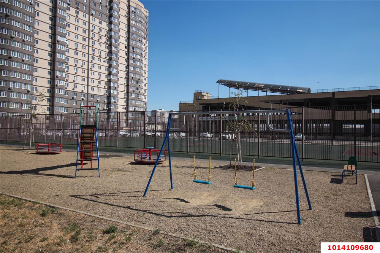 Фото №2: 1-комнатная квартира 44&nbsp;м², 15/19&nbsp;эт. - Краснодар, Прикубанский внутригородской округ, ЖК Тополиная Топольковая, мкр. имени Петра Метальникова, ул. Тополиная, 40/1к1
