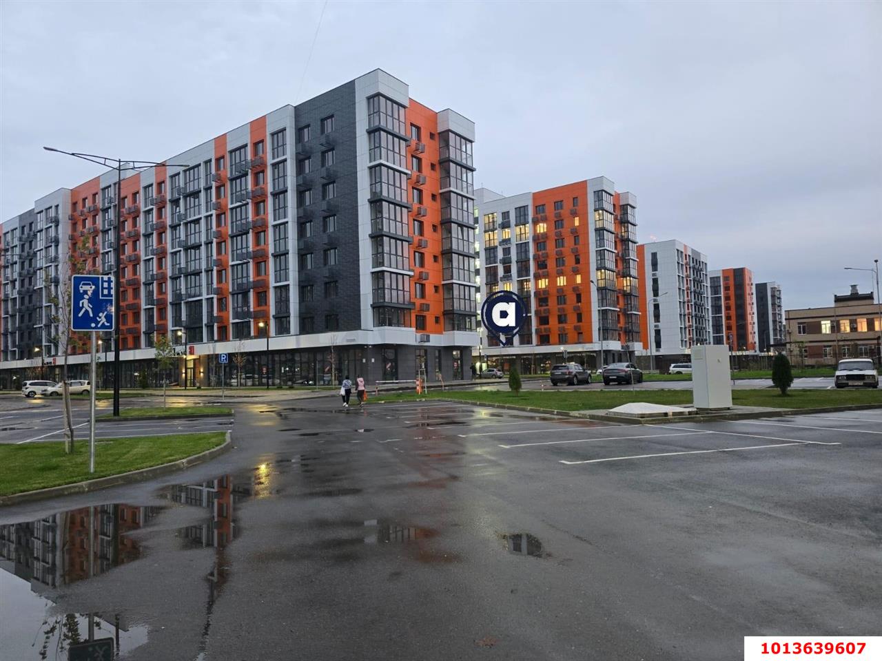 Фото №1: Торговое помещение 46&nbsp;м², 1/9&nbsp;эт. - Краснодар, Прикубанский внутригородской округ, мкр. жилой комплекс Друзья, ул. имени Генерала Брусилова, 28к3