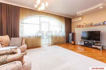 Фото №1: 4-комнатная квартира 144 м², 6/6 эт. - Краснодар, мкр. Западный внутригородской округ, ул. имени Дзержинского, 12/1