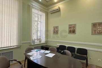 Фото №2: Офисное помещение 206 м² - Краснодар, мкр. Центральный, ул. Октябрьская, 80