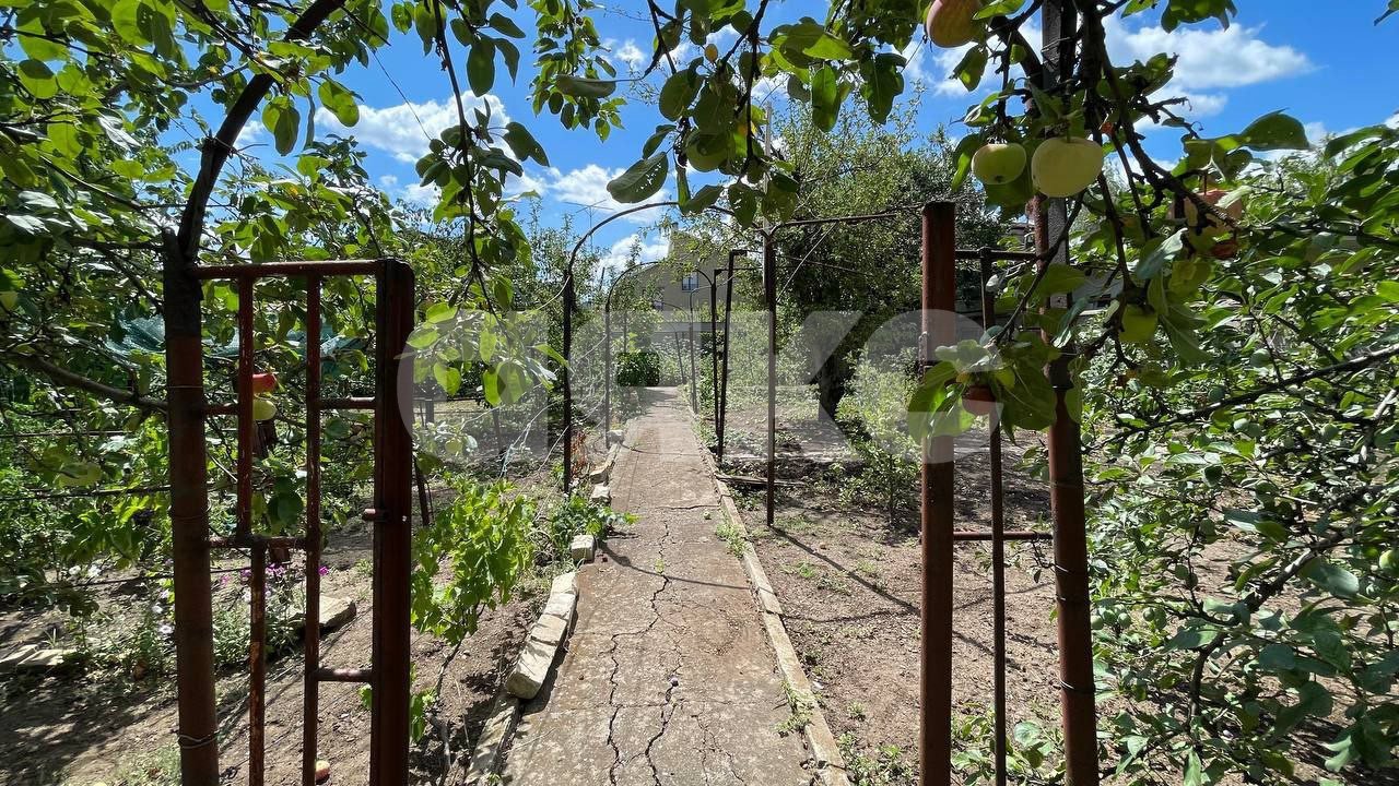 Фото №2: Дом 660&nbsp;м² + 18&nbsp;сот., 2&nbsp;эт. - Луганск, Ленинский, мкр. квартал Видный, ул. Академика Вернадского, 15