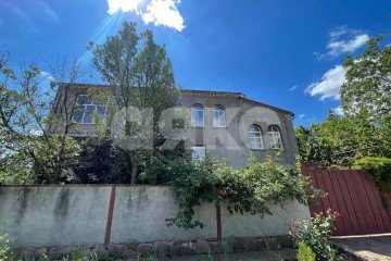 Фото №1: Дом 660 м² + 18 сот., 2 эт. - Луганск, мкр. квартал Видный, ул. Академика Вернадского, 15