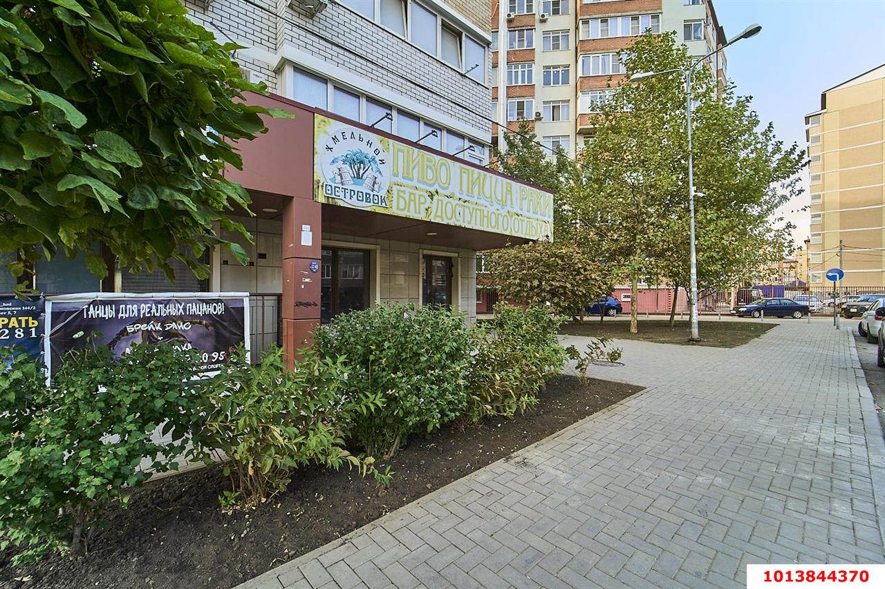 Фото №6: Торговое помещение 88 м² - Краснодар, жилой комплекс Светлый, ул. Московская, 144к2