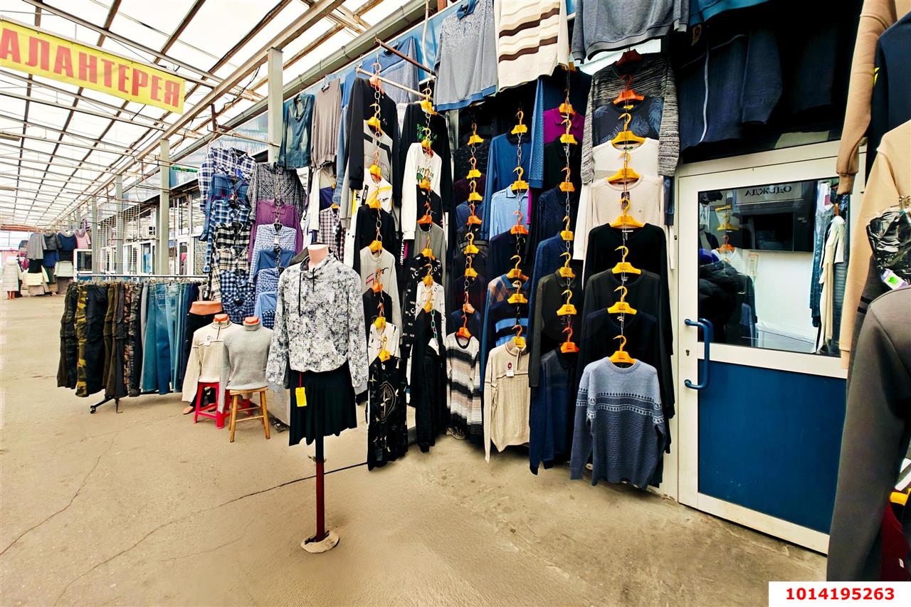 Фото №4: Торговое помещение 12&nbsp;м², 1/1&nbsp;эт. - Краснодар, Центральный внутригородской округ, мкр. Центральный, ул. Красноармейская, 62