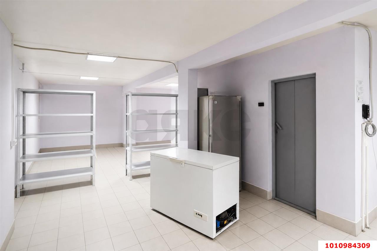 Фото №2: Торговое помещение 932&nbsp;м², 5&nbsp;эт. - Краснодар, Прикубанский внутригородской округ, мкр. Фестивальный, ул. Яна Полуяна, 50