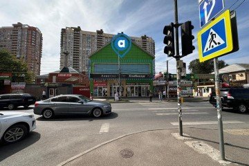 Фото №1: Торговое помещение 300 м² - Краснодар, мкр. 40 лет Победы, ул. Российская, 69/1