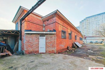 Фото №4: Торговое помещение 280 м² - Краснодар, мкр. Центральный, ул. Коммунаров, 266/2