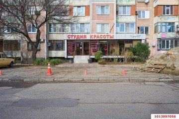 Фото №1: Торговое помещение 128 м² - Краснодар, мкр. Юбилейный, б-р Платановый, 15