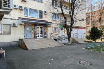 Фото №2: Торговое помещение 37 м² - Краснодар, мкр. Черёмушки, ул. Селезнёва, 174