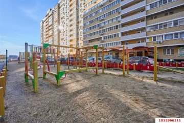 Фото №1: 1-комнатная квартира 45 м² - Краснодар, мкр. жилой комплекс Кремлёвские Ворота, ул. Кореновская, 2к3