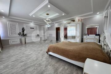 Фото №1: Дом 304&nbsp;м² + 5&nbsp;сот., 2&nbsp;эт. - Батайск, пер. Юбилейный