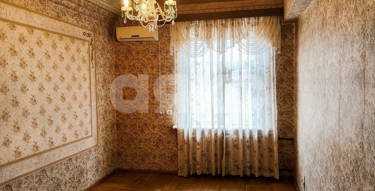 Фото №1: 2-комнатная квартира 61&nbsp;м², 3/3&nbsp;эт. - Майкоп, мкр. Центр, ул. Краснооктябрьская, 16