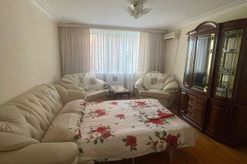 Фото №1: 2-комнатная квартира 52 м², 3/5 эт. - Дивноморское, ул. Короленко, 6