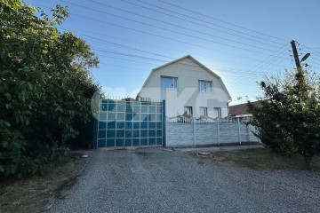Фото №1: Дом 176 м² + 6.05 сот., 2 эт. - Луганск, р. Артёмовский, ул. Огородная, 66