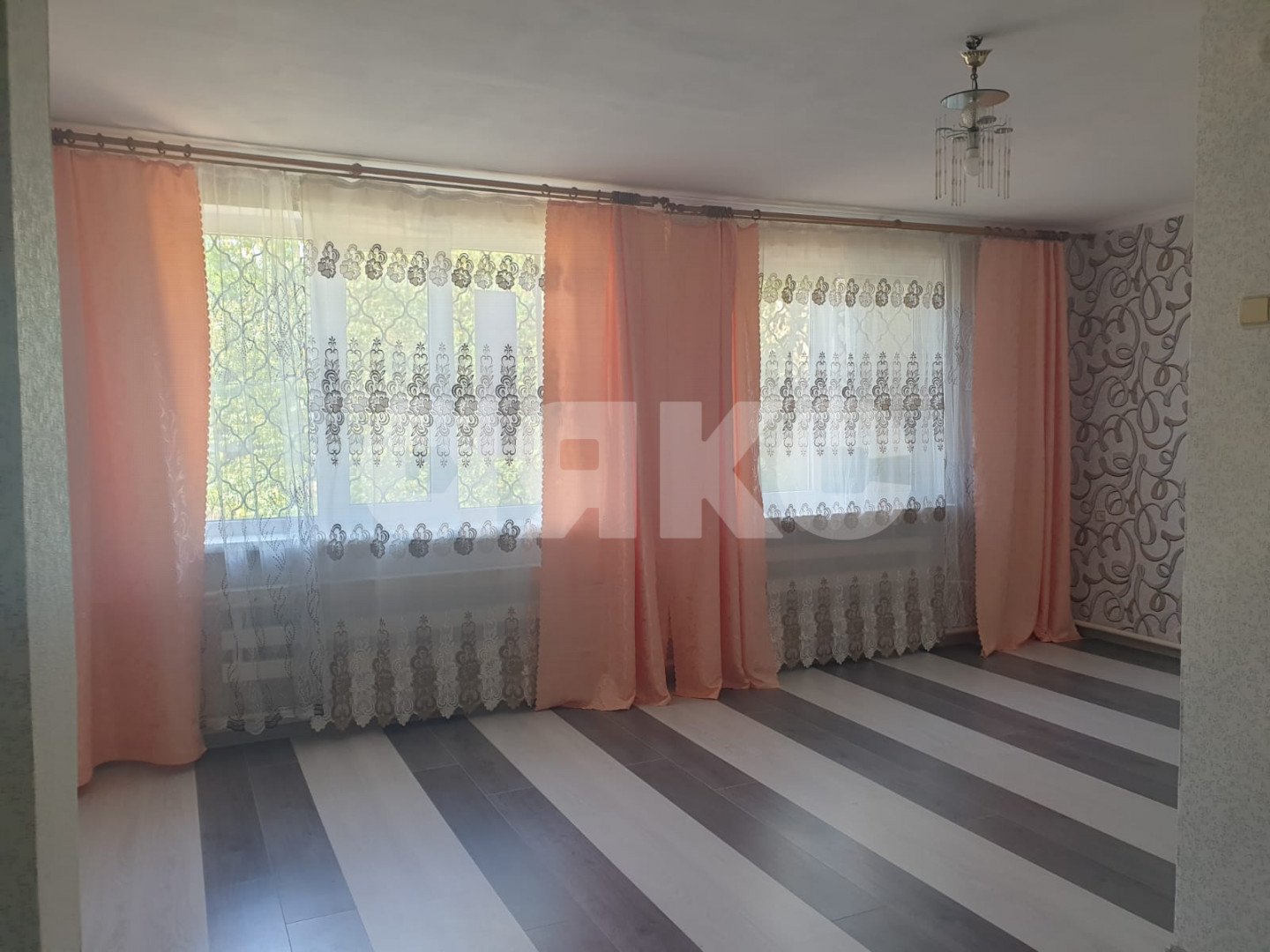Фото №1: 2-комнатная квартира 55&nbsp;м², 1/2&nbsp;эт. - Анапа, ул. Толстого, 58