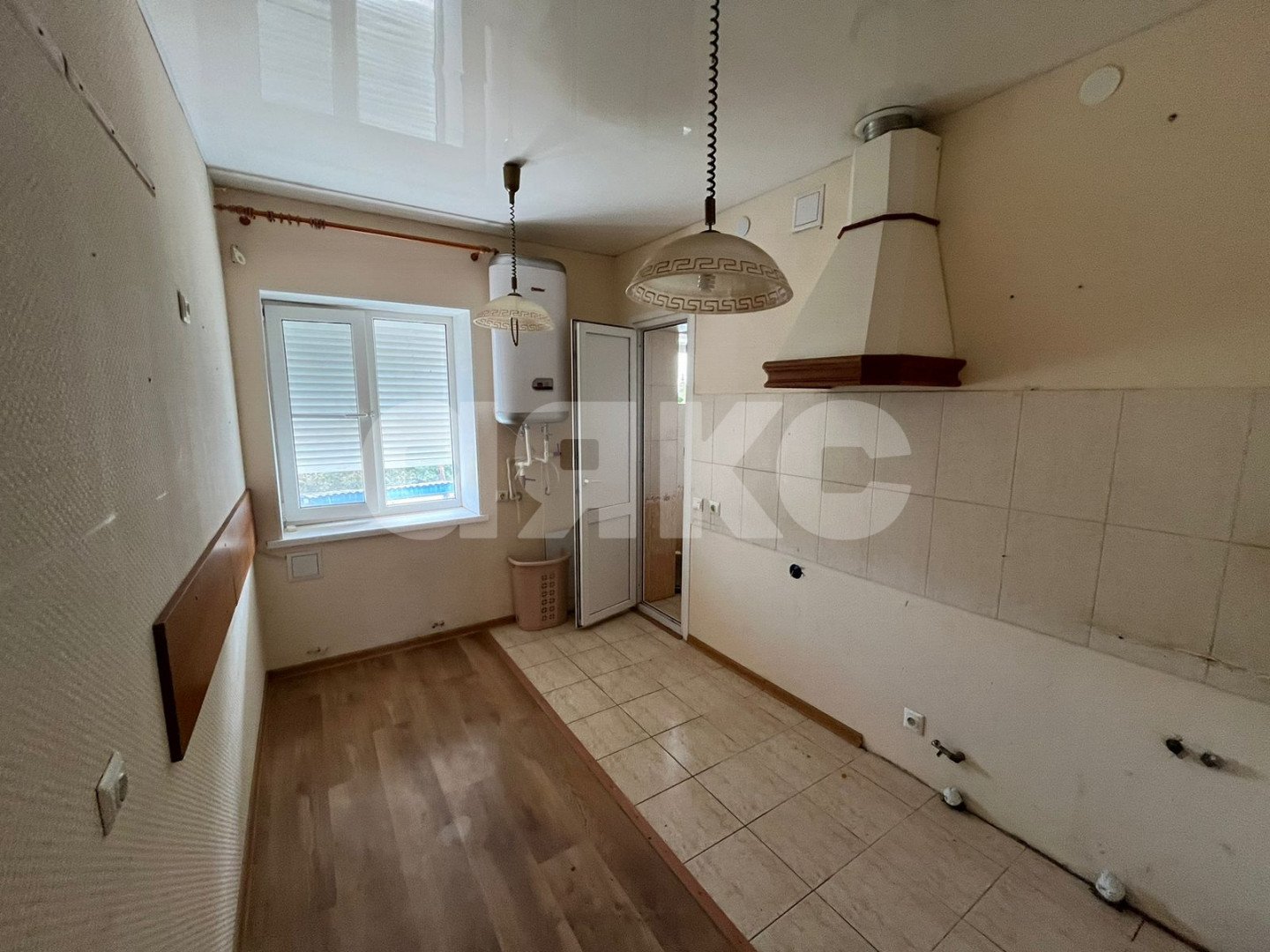 Фото №1: 3-комнатная квартира 70&nbsp;м², 2/2&nbsp;эт. - Сукко, ул. Советская, 81