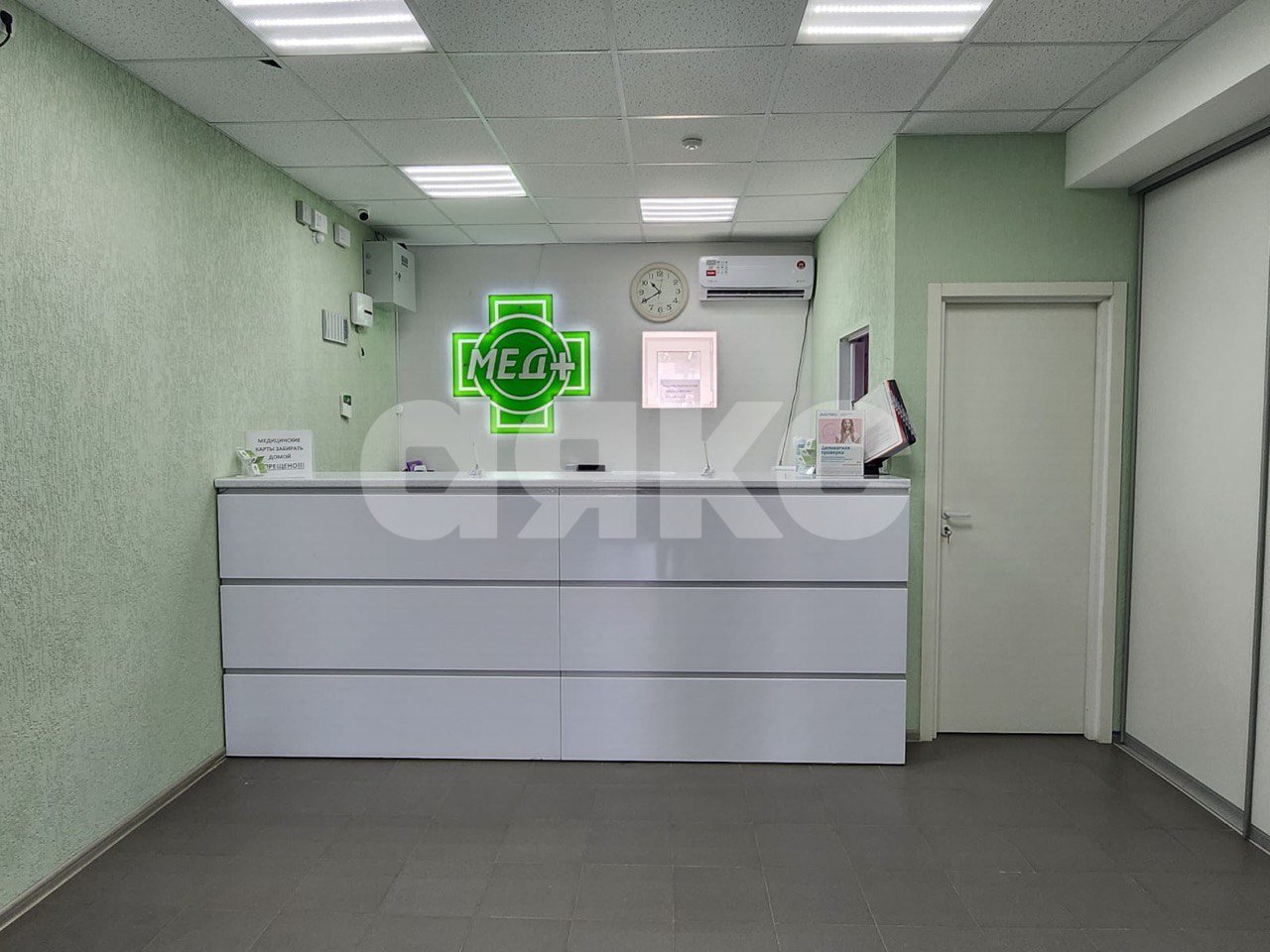 Фото №3: Коммерция 494&nbsp;м², 1/2&nbsp;эт. - Волжский, мкр. 38-й, ул. Волжской Военной Флотилии, 62