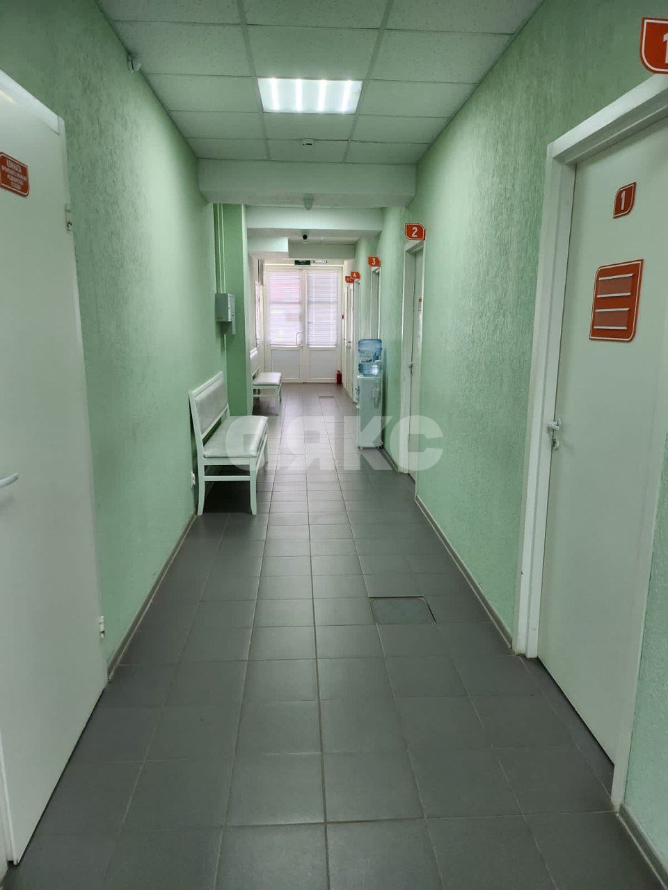 Фото №4: Коммерция 494&nbsp;м², 1/2&nbsp;эт. - Волжский, мкр. 38-й, ул. Волжской Военной Флотилии, 62