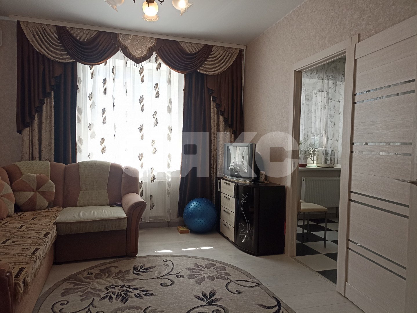 Фото №1: 2-комнатная квартира 40&nbsp;м², 1/4&nbsp;эт. - Горячий Ключ, мкр. Развилка, ул. Герцена, 64Ак1