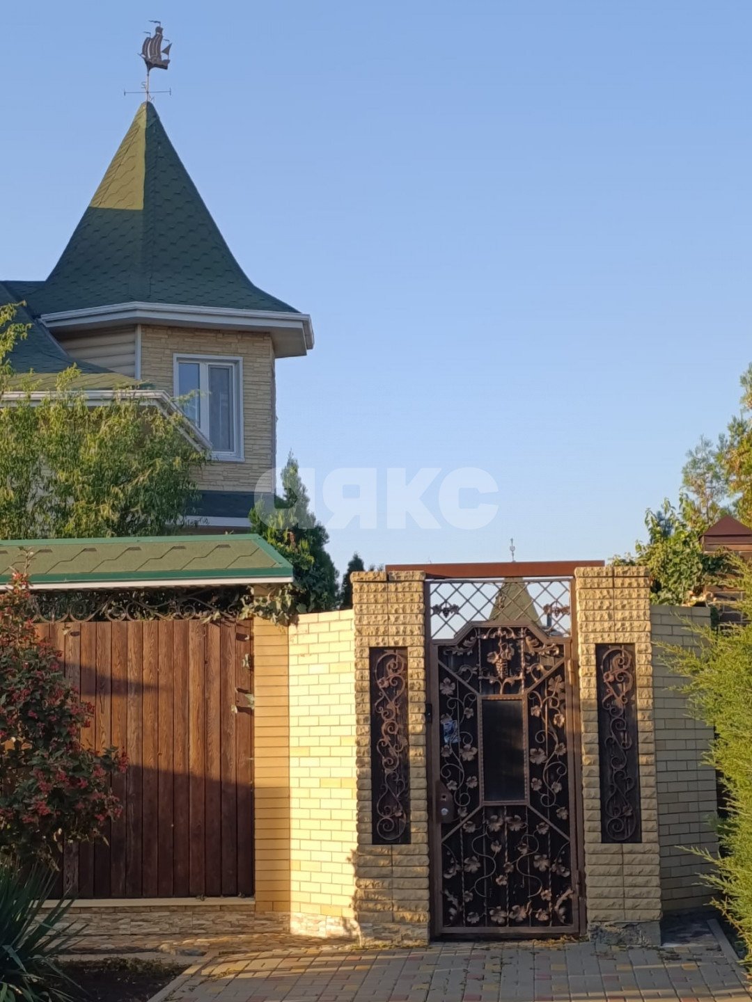 Фото №1: Дом 250&nbsp;м² + 7&nbsp;сот., 2&nbsp;эт. - Темерницкий, ул. Северная, 8