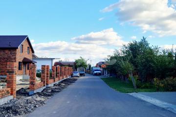 Фото №1: Дом 150 м² + 6 сот., 2 эт. - Хрущёвка, ул. Клубная, 8