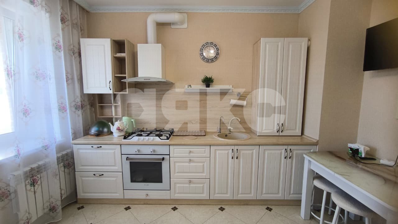 Фото №3: 1-комнатная квартира 43&nbsp;м², 5/5&nbsp;эт. - Горячий Ключ, Старый Рынок, мкр. жилой комплекс Островский, ул. Ворошилова, 38