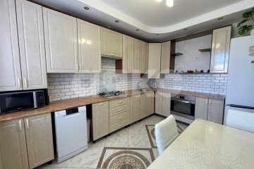 Фото №1: 2-комнатная квартира 62 м², 2/3 эт. - Дивноморское, мкр. жилой комплекс Легенда, ул. Курортная, 3к3