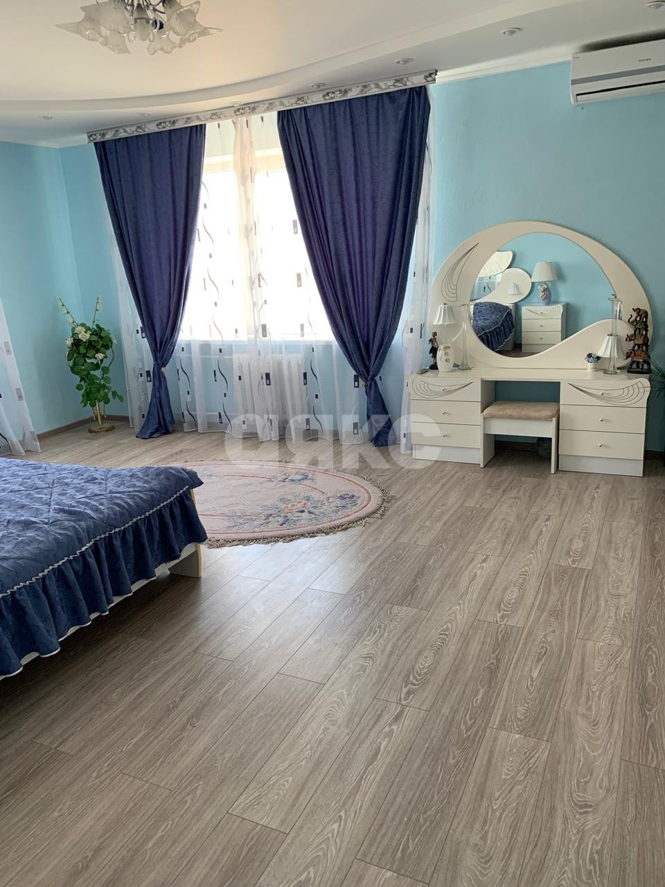Фото №1: Коттедж 451&nbsp;м² + 6&nbsp;сот., 4&nbsp;эт. - Геленджик, ул. Почтовая, 12