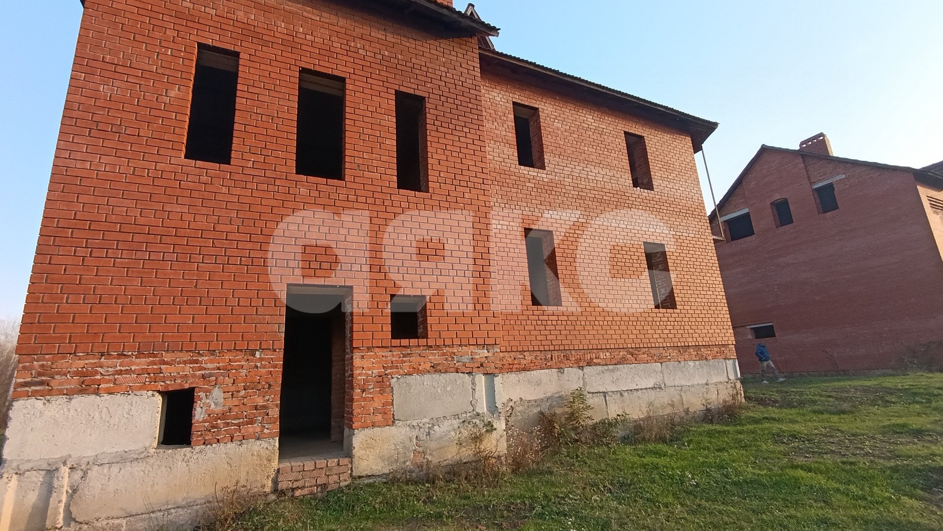 Фото №6: Дом 350&nbsp;м² + 19.8&nbsp;сот., 1&nbsp;эт. - Саратовская, 4-й, мкр. 13-й квартал, 5