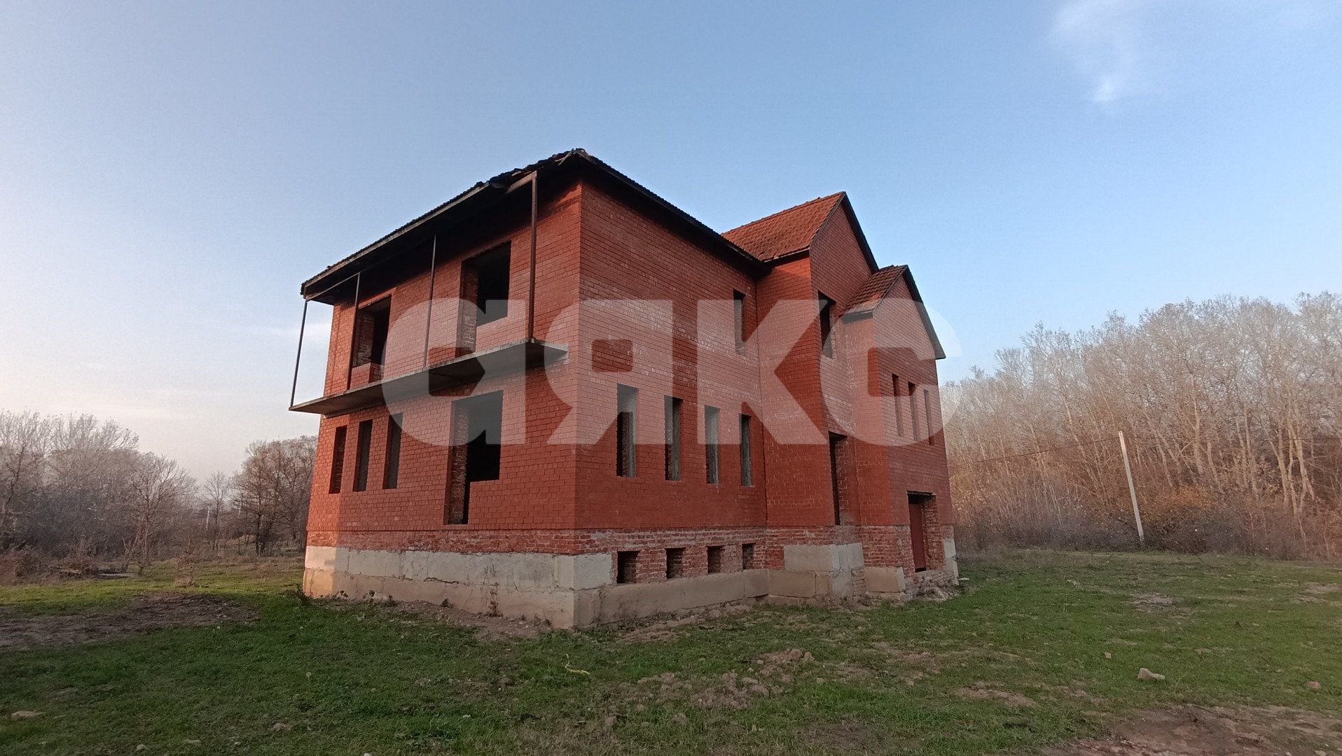 Фото №2: Дом 350&nbsp;м² + 19.8&nbsp;сот., 1&nbsp;эт. - Саратовская, 4-й, мкр. 13-й квартал, 5