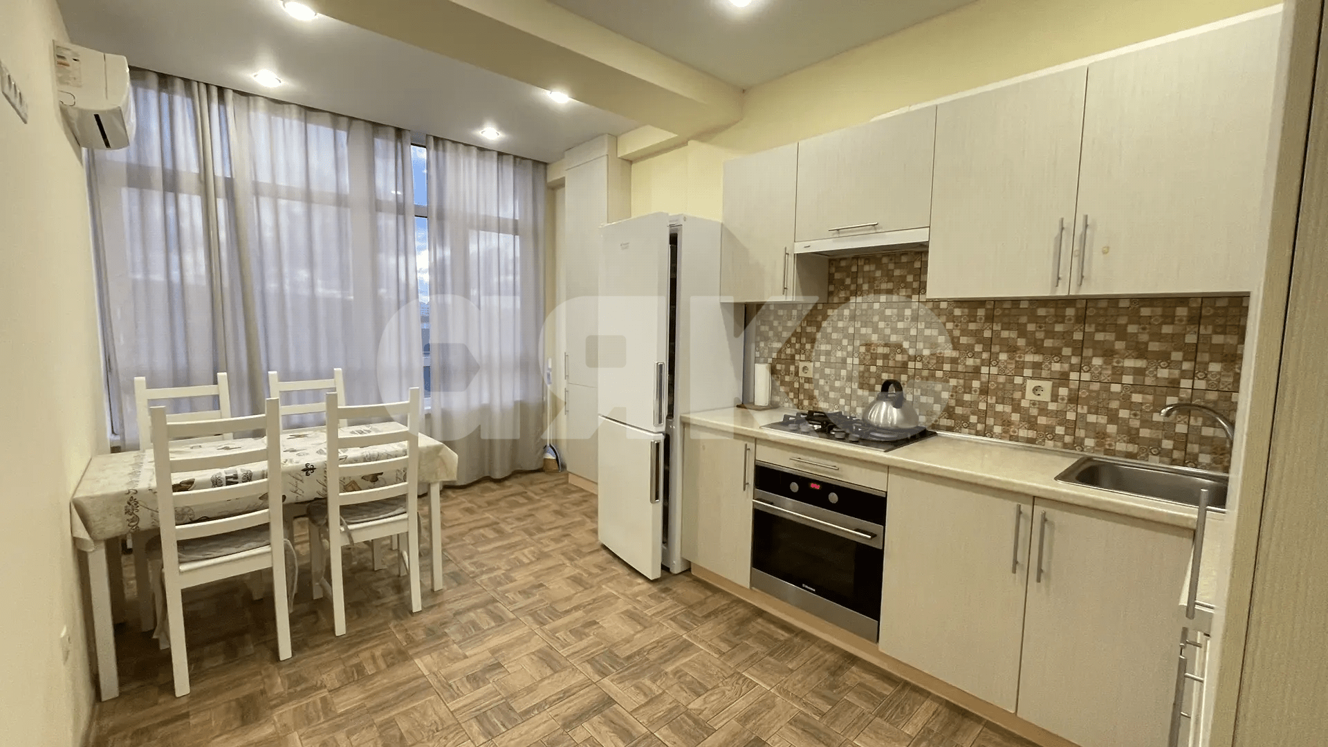 Фото №4: 2-комнатная квартира 58&nbsp;м², 4/5&nbsp;эт. - Геленджик, мкр. 5-й, ул. Прасковеевская, 7