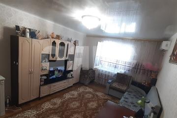 Фото №1: 2-комнатная квартира 60&nbsp;м², 5/5&nbsp;эт. - Горячий Ключ, мкр. Администрация, ул. Кириченко, 11А
