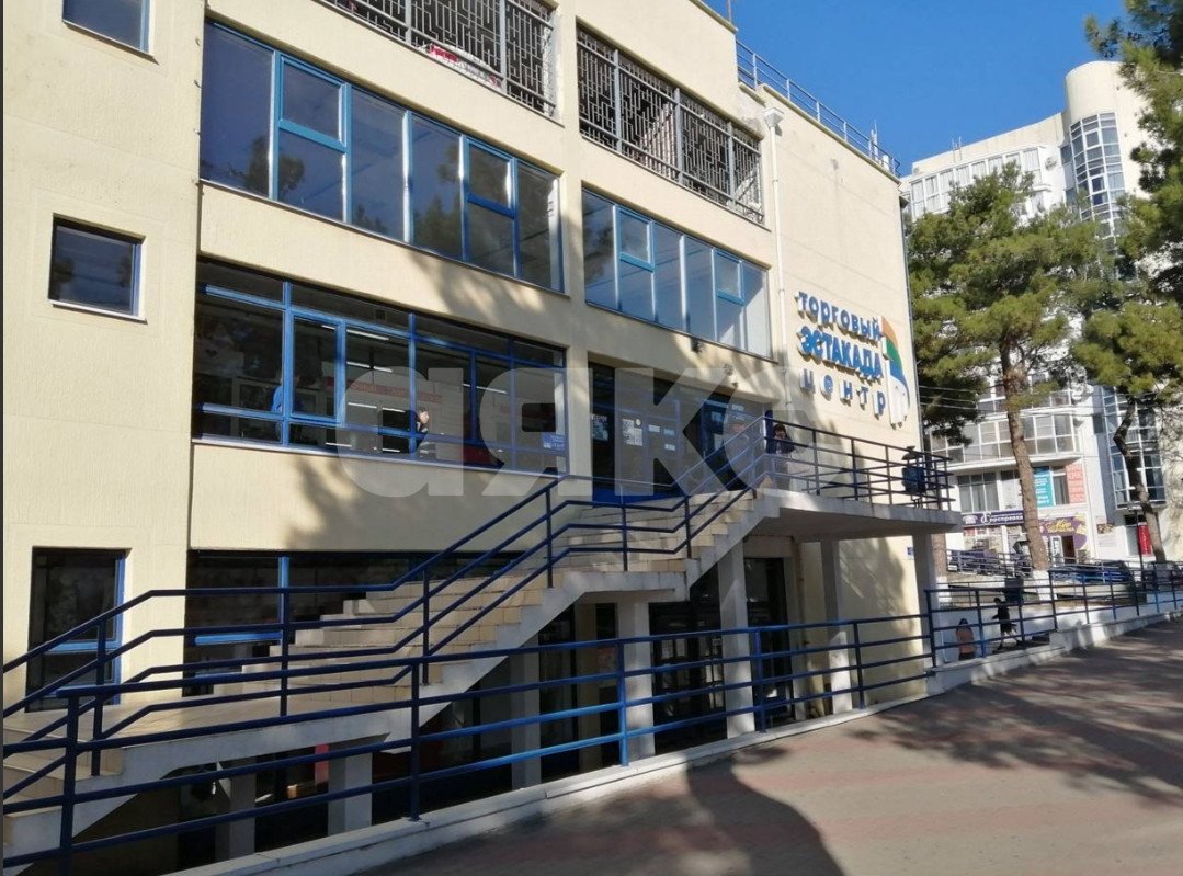 Фото №4: Коммерция 5&nbsp;м², 1/3&nbsp;эт. - Геленджик, ул. Горького, 19