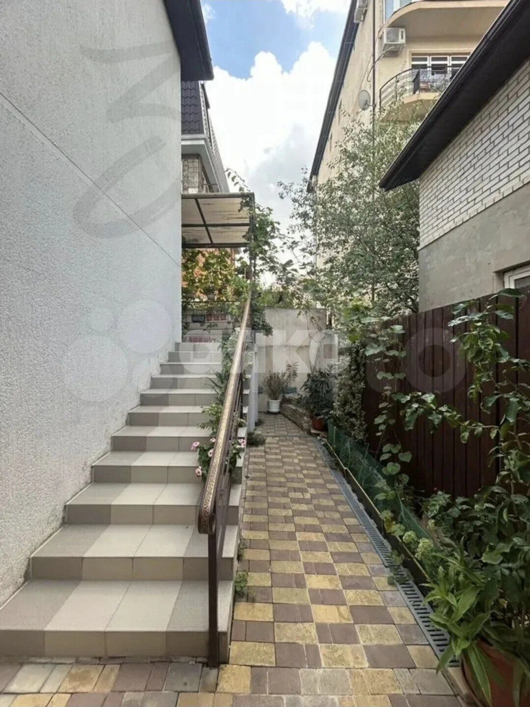 Фото №7: 2-комнатная квартира 70&nbsp;м², 2/2&nbsp;эт. - Геленджик, мкр. Магилат, ул. Цветочная, 34
