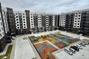 Фото №1: 2-комнатная квартира 70&nbsp;м², 6/8&nbsp;эт. - Темрюк, ул. Дальняя, 30