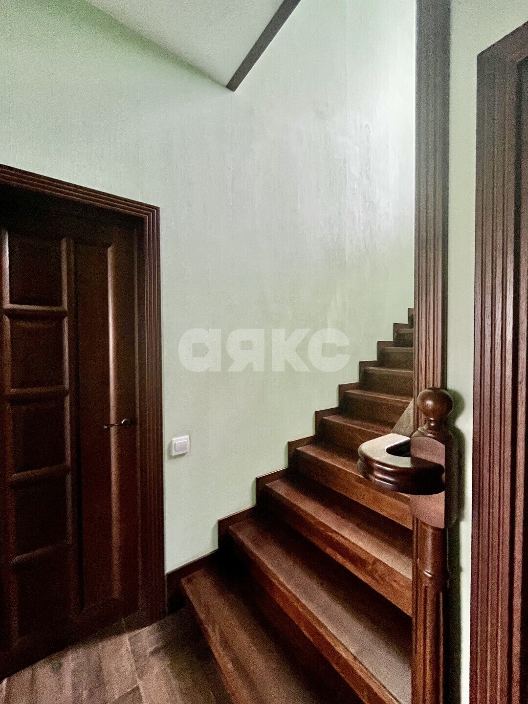 Фото №10: Дом 215&nbsp;м² + 5.5&nbsp;сот., 2&nbsp;эт. - Щепкин, п. коттеджный  Щепкин, ул. Адмирала Сорокина