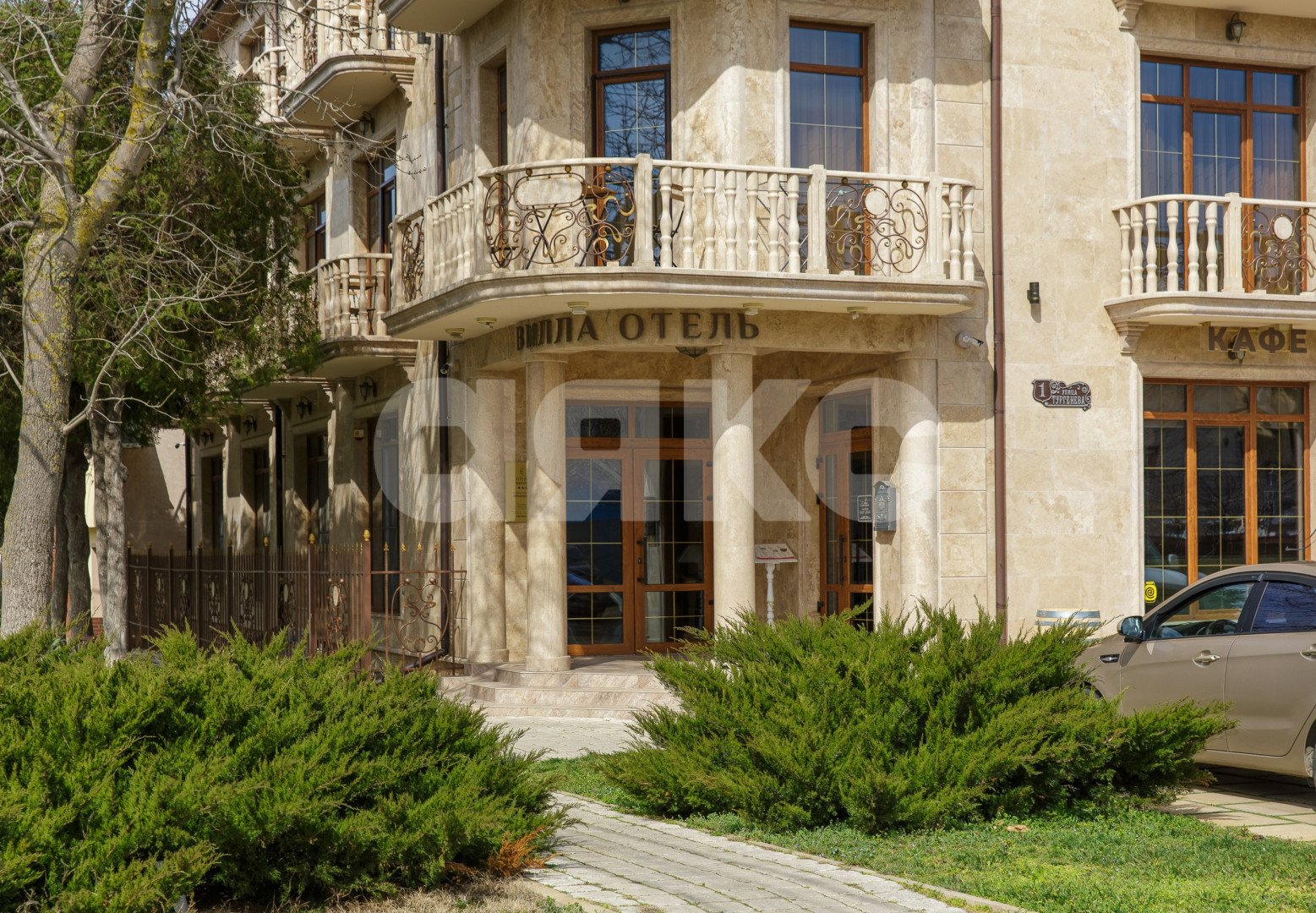 Фото №4: Дом 987&nbsp;м² + 3.71&nbsp;сот., 4&nbsp;эт. - Анапа, ул. Тургенева, 1
