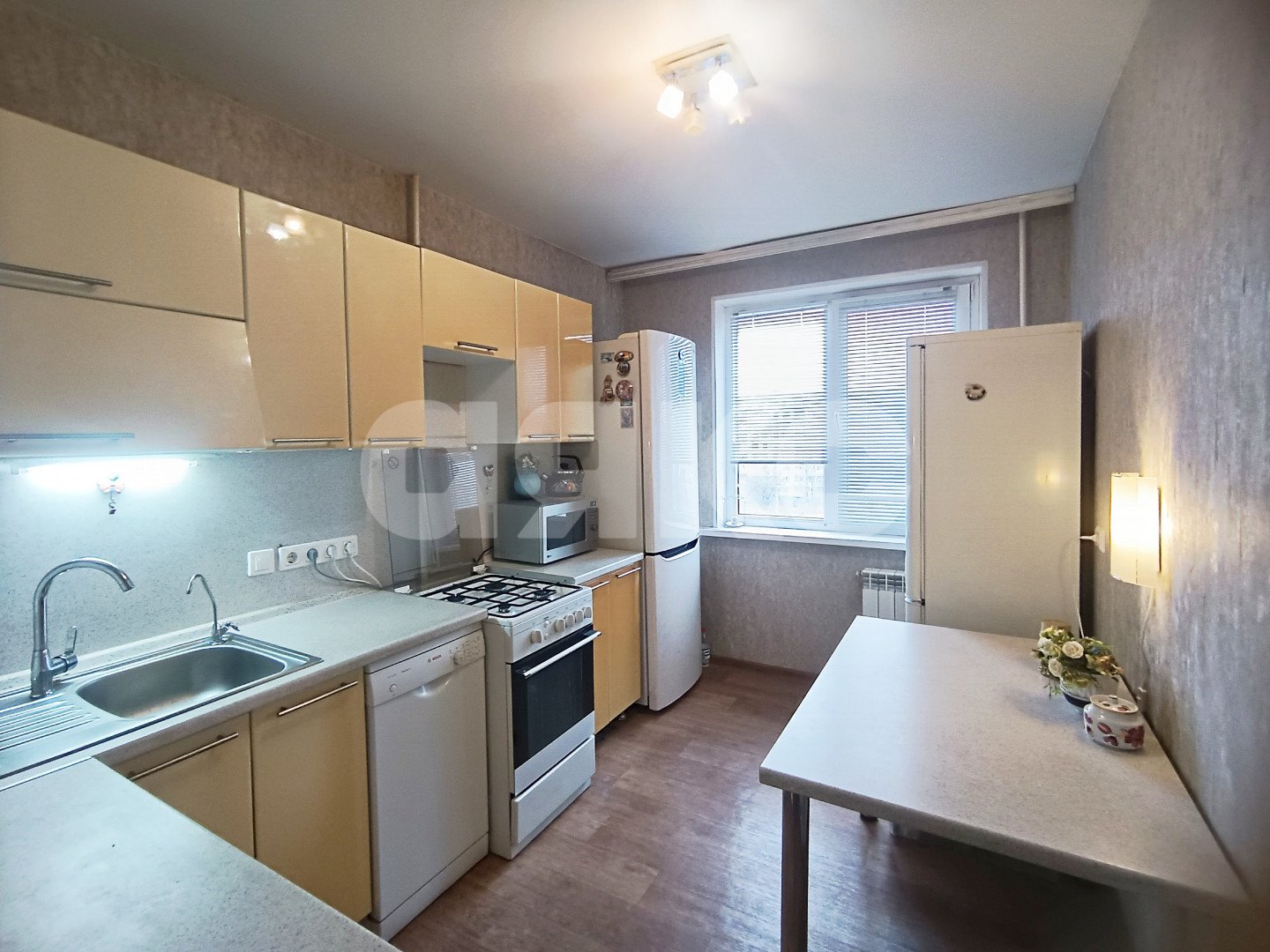 Фото №1: 2-комнатная квартира 52&nbsp;м², 7/9&nbsp;эт. - Волгоград, Дзержинский, 132-й, р. Семь Ветров, ул. 8-й Воздушной Армии, 34