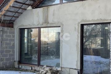 Фото №1: Дом 515 м² + 8 сот., 2 эт. - Луганск, р. Жовтневый, ул. 26 Бакинских Комиссаров