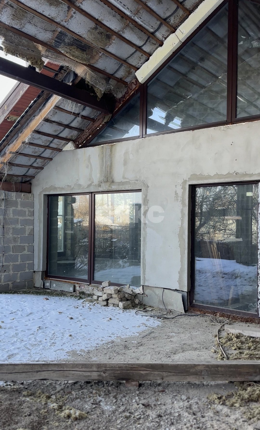 Фото №1: Дом 515&nbsp;м² + 8&nbsp;сот., 2&nbsp;эт. - Луганск, р. Жовтневый, ул. 26 Бакинских Комиссаров