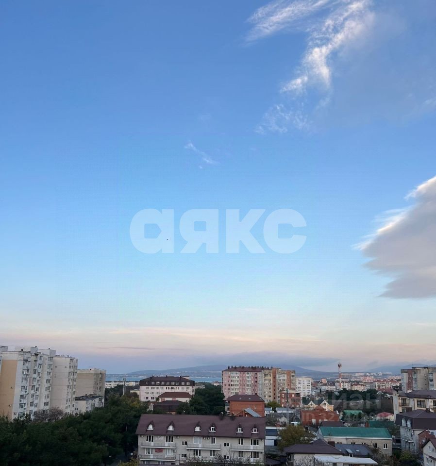 Фото №6: 2-комнатная квартира 65&nbsp;м², 7/9&nbsp;эт. - Геленджик, квартал Южный, мкр. Южный, ул. Маяковского, 2