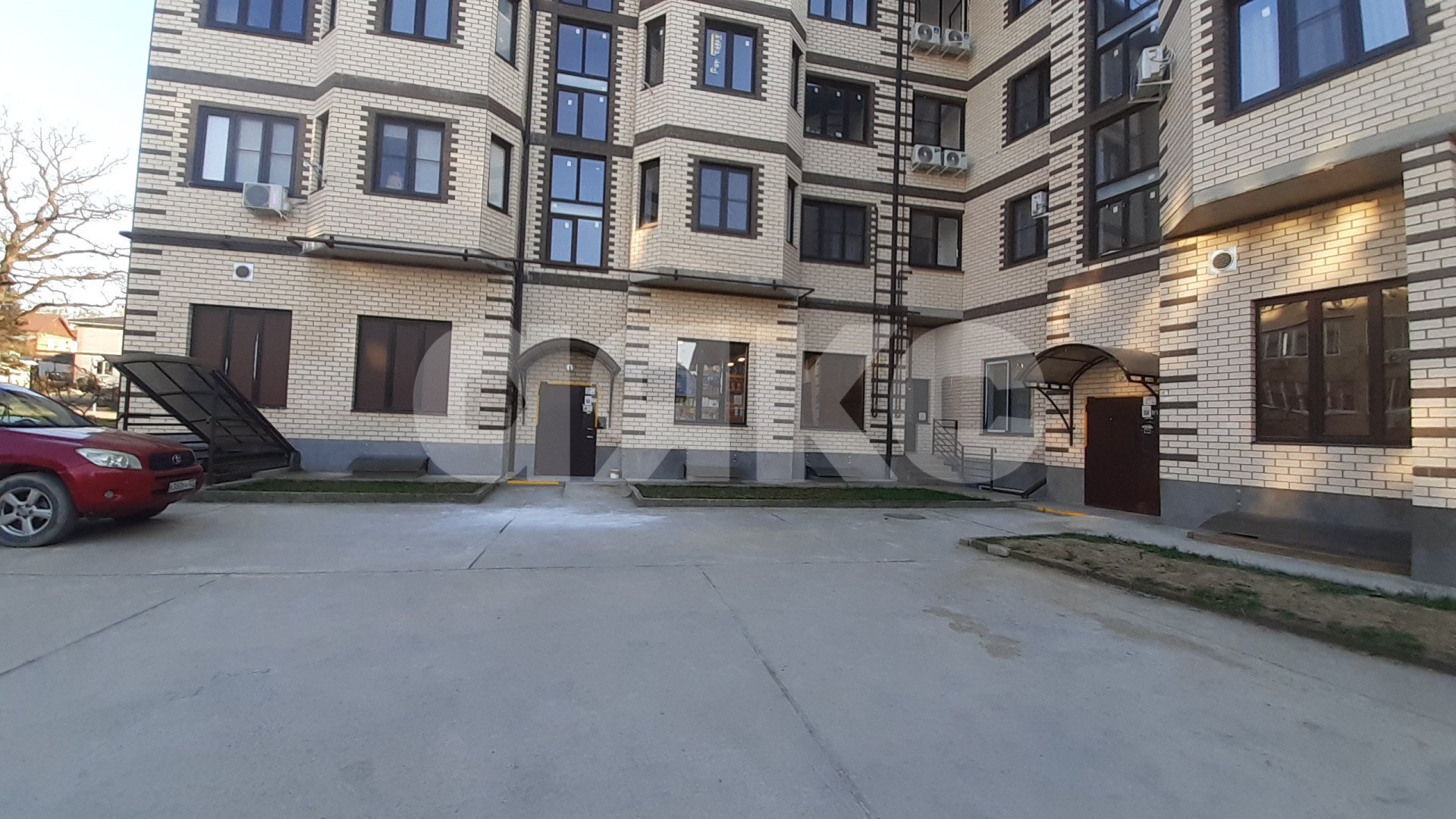 Фото №1: 1-комнатная квартира 40&nbsp;м², 4/4&nbsp;эт. - Горячий Ключ, мкр. Развилка, ул. Герцена, 52Г