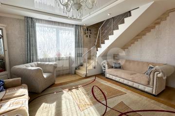 Фото №1: Коттедж 279 м² + 6 сот., 3 эт. - Медвенка, мкр. Пролетарский территориальный округ,
