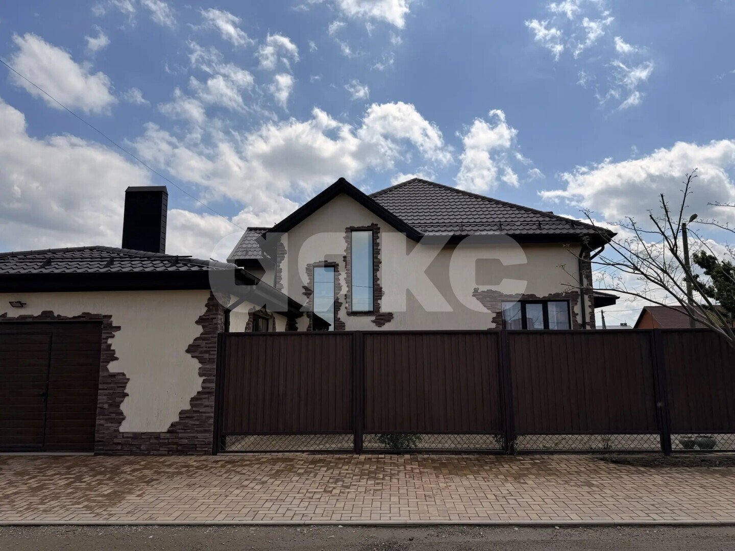 Фото №6: Дом 249&nbsp;м² + 5.3&nbsp;сот., 2&nbsp;эт. - Кореновск, ул. Крымская, 1К