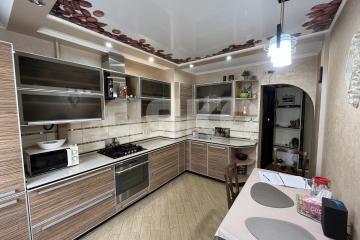 Фото №1: 2-комнатная квартира 50 м², 2/9 эт. - Геленджик, ул. Ленина