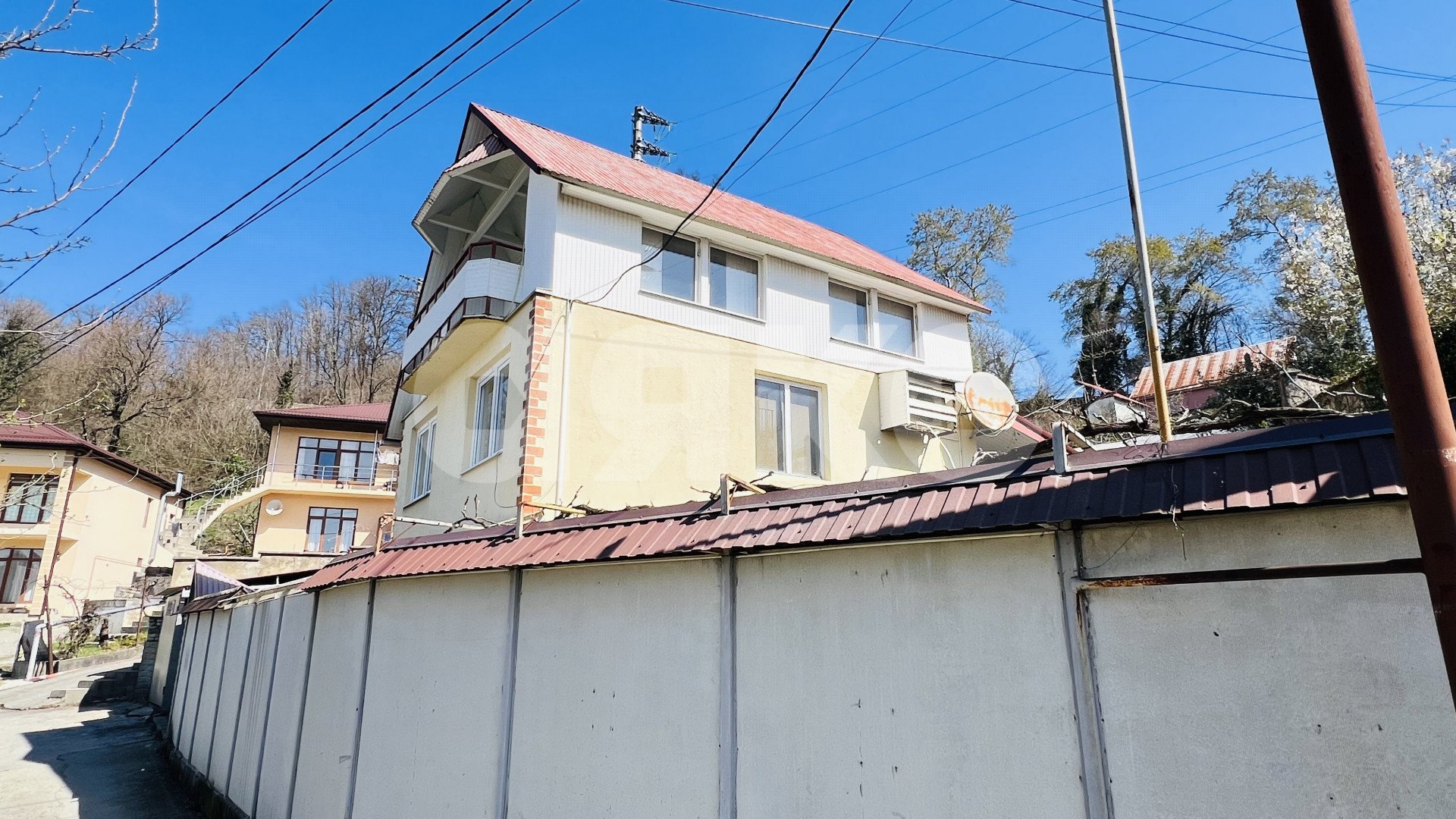 Фото №2: Дом 133&nbsp;м² + 5.8&nbsp;сот., 3&nbsp;эт. - Сочи, Лазаревский, квартал Грушевый Сад, п. Мамайский Перевал, ул. Батумское шоссе, 34