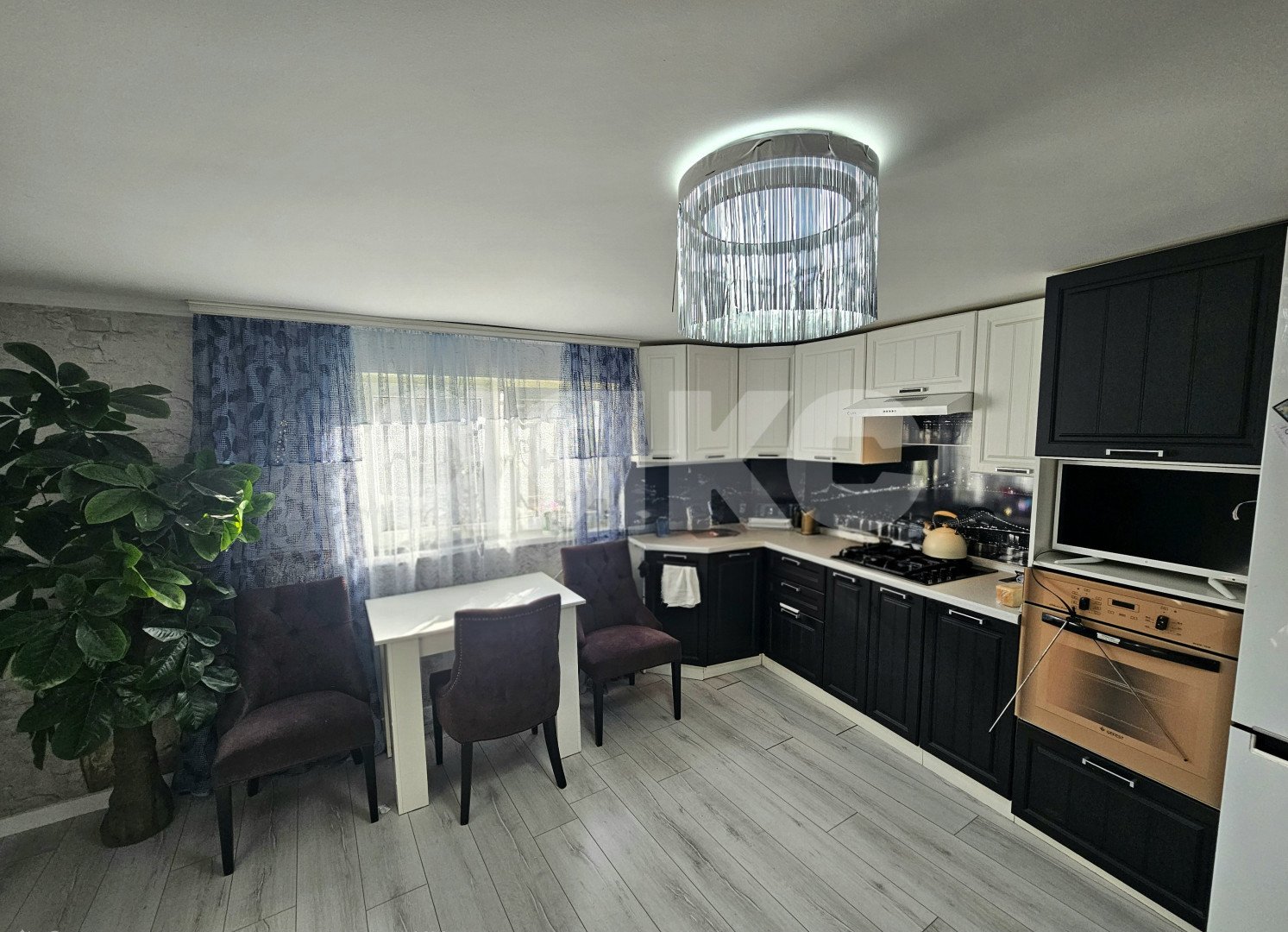 Фото №3: Апартаменты 130&nbsp;м², 1/3&nbsp;эт. - Сочи, Центральный, мкр. Завокзальный, ул. Севастопольская, 10/4Б