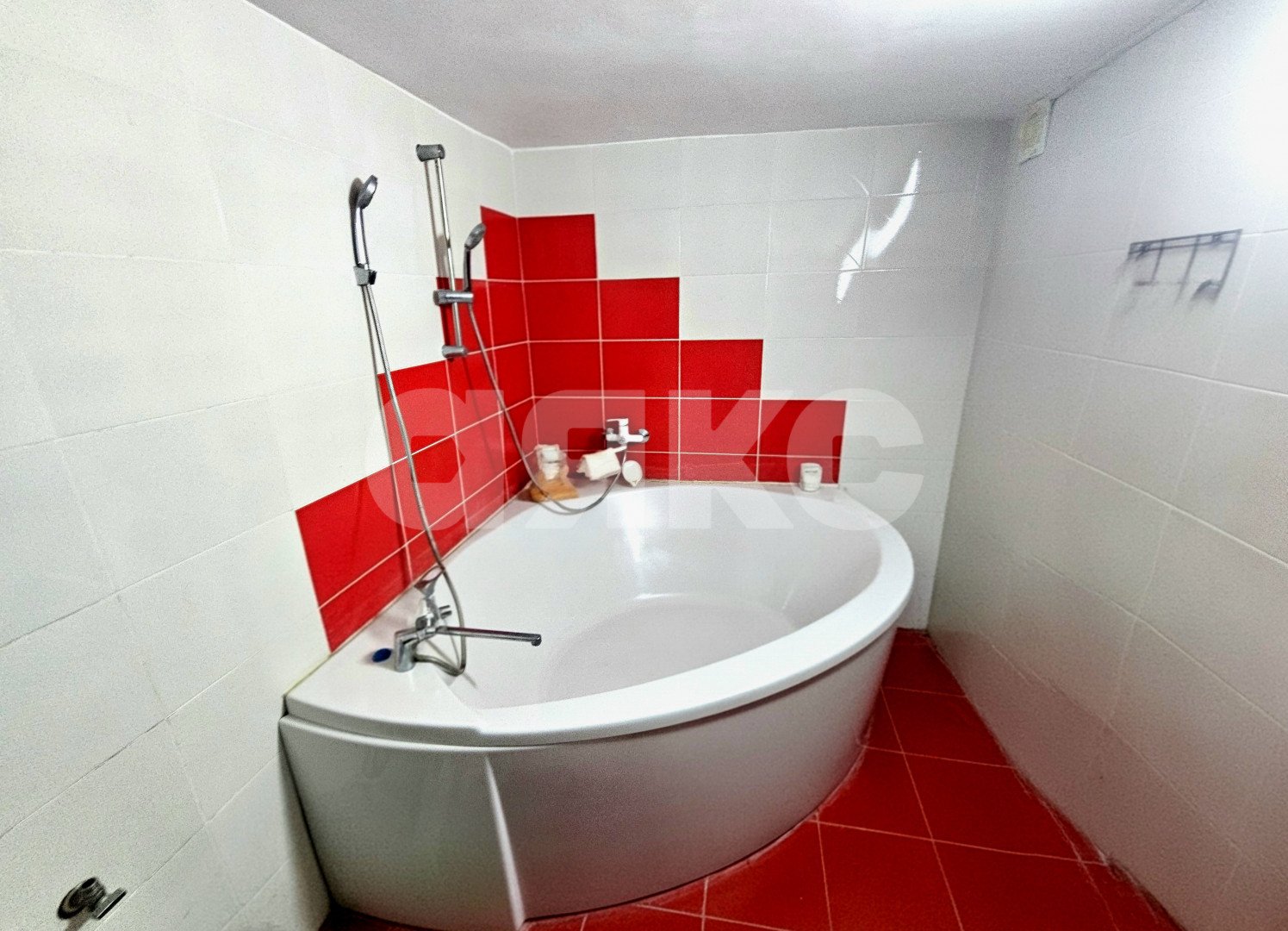 Фото №11: Апартаменты 130&nbsp;м², 1/3&nbsp;эт. - Сочи, Центральный, мкр. Завокзальный, ул. Севастопольская, 10/4Б