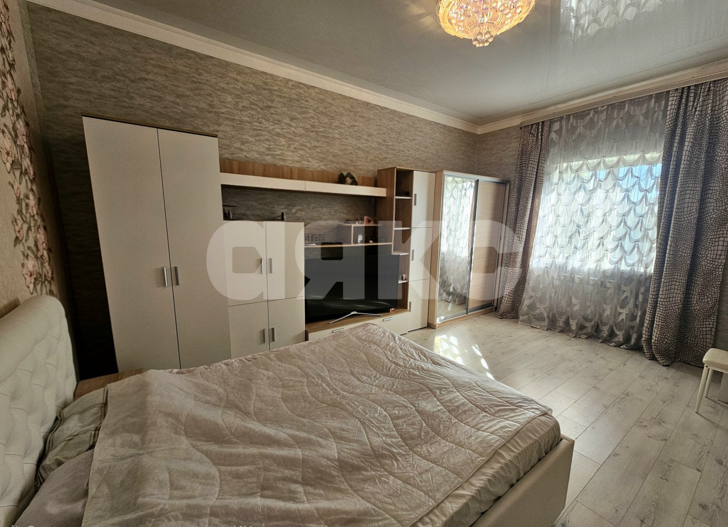 Фото №21: Апартаменты 130&nbsp;м², 1/3&nbsp;эт. - Сочи, Центральный, мкр. Завокзальный, ул. Севастопольская, 10/4Б