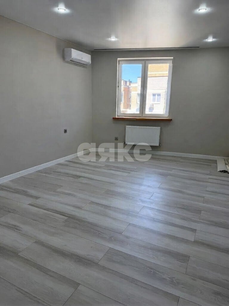 Фото №3: 2-комнатная квартира 60&nbsp;м², 8/8&nbsp;эт. - Горячий Ключ, мкр. Администрация, ул. Рябиновая, 2Бк2